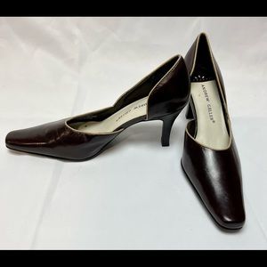 Pair of Andrew Geller Pumps size 8.5